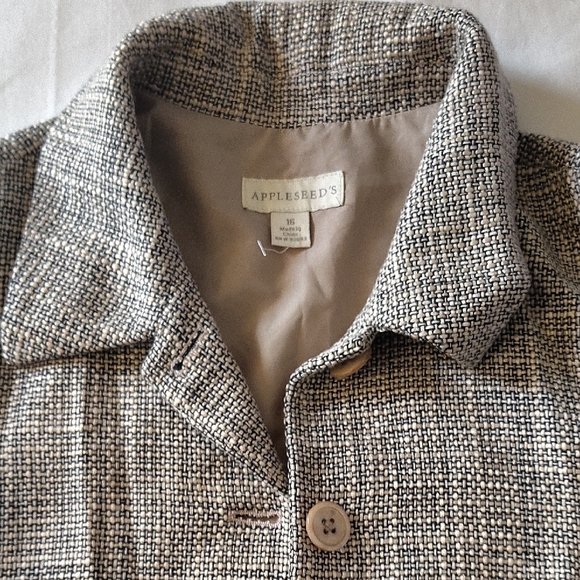 Appleseed's Beige Tweed Button-Front Blazer Size 16 EUC - Picture 3 of 7